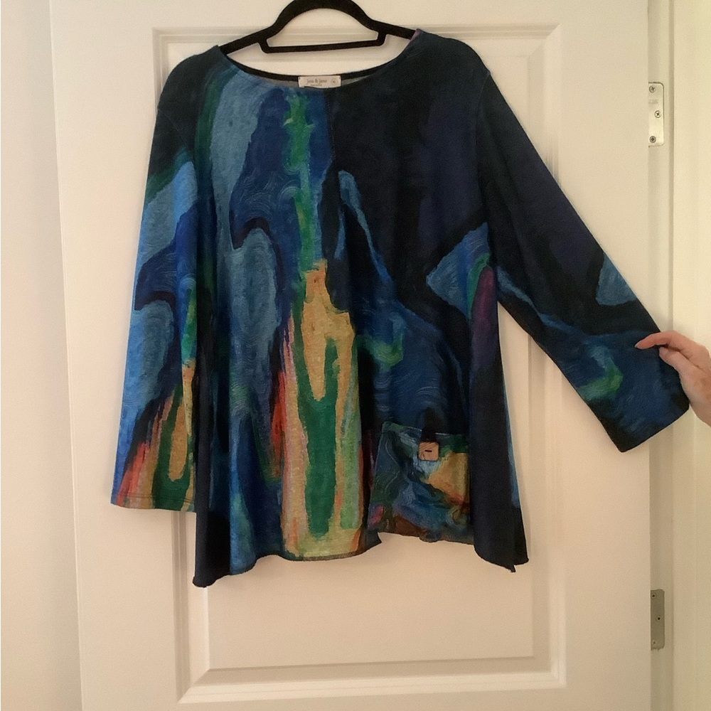Colorful relaxed fit top
